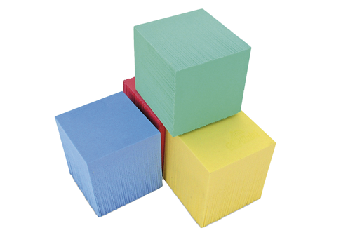 Referencia: 68554, nombre: Cubos Flotantes 9 cm. Juego 6 uds.
